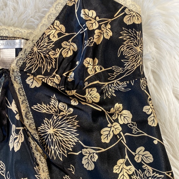 Victoria’s Secret • 2011 Vintage Tie Front Babydoll Floal - Picture 2 of 10